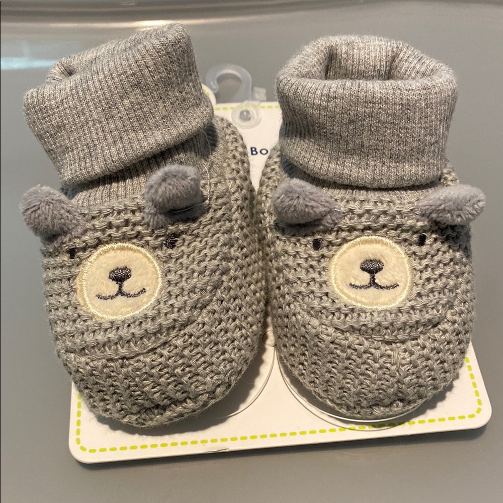 Brand New First Steps by Stepping Stones Gray Bear Knit Baby Booties